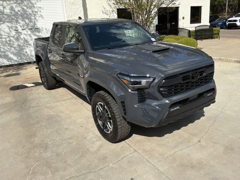 Used 2026 Toyota Tacoma TRD Sport image 2