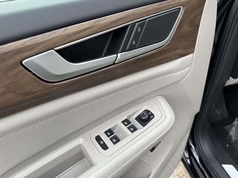 New 2025 Volkswagen Atlas SE AWD/4WD image 12
