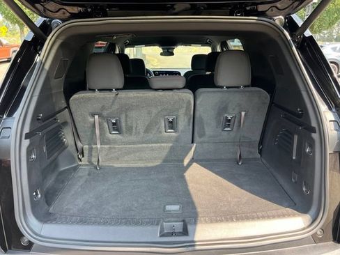 Used 2024 Chevrolet Traverse Z71 w/ LPO, Floor Liner Package AWD/4WD image 10