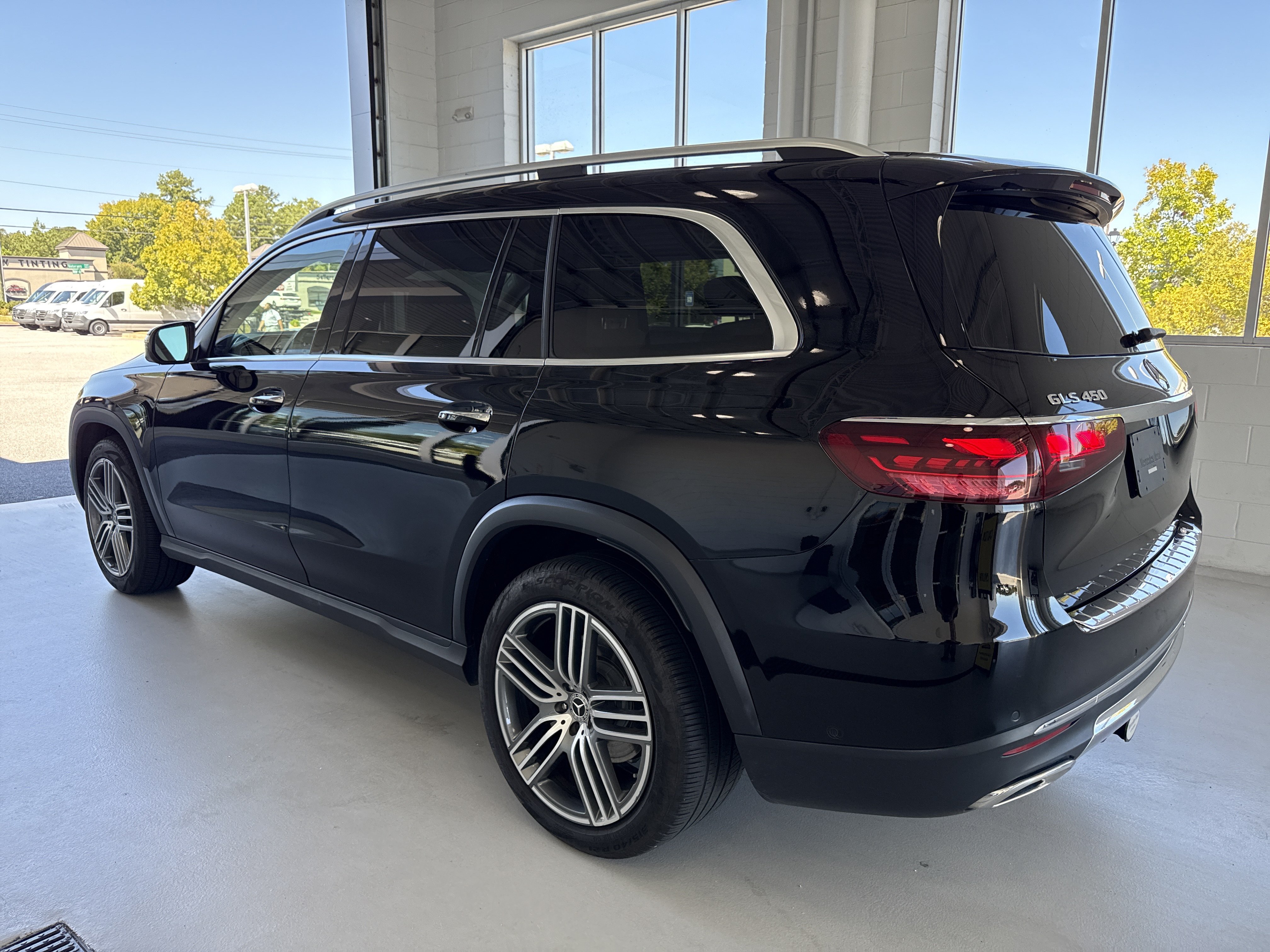 Certified 2024 Mercedes-Benz GLS 450 4MATIC image 3