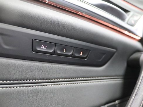 Used 2022 BMW M550i xDrive w/ Executive Package image 38