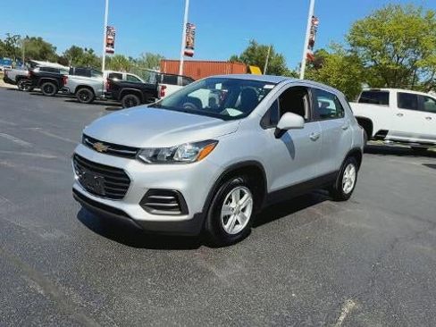 Certified 2019 Chevrolet Trax LS FWD image 4