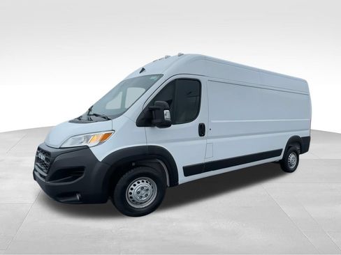 Used 2024 RAM ProMaster 2500 w/ Convenience Group FWD image 4