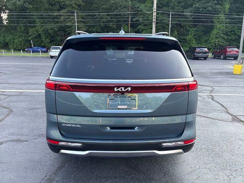 Used 2023 Kia Carnival SX image 4
