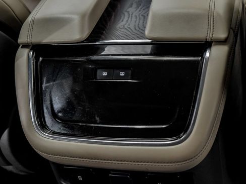Used 2022 Lincoln Navigator L Reserve AWD/4WD image 36