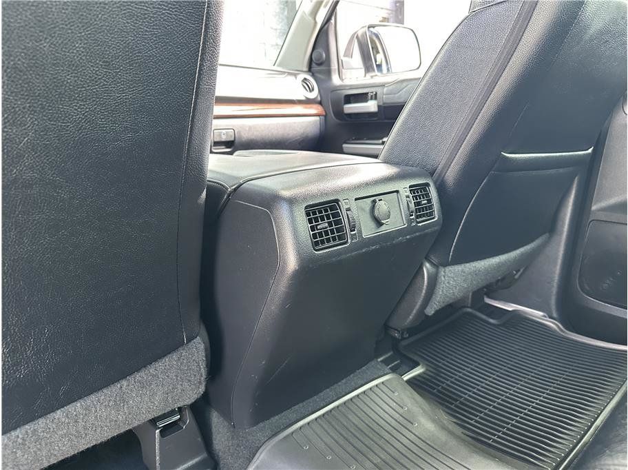 Used 2021 Toyota Tundra Limited w/ Limited Premium Package AWD/4WD image 18
