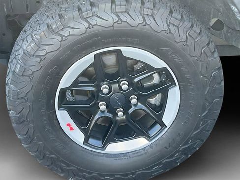 Used 2018 Jeep Wrangler Unlimited Rubicon image 35