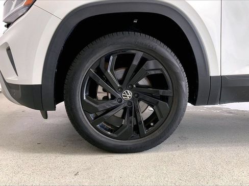 Used 2022 Volkswagen Atlas SE w/ Black Wheel Package AWD/4WD image 6