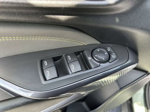 Used 2024 Chevrolet Trax ACTIV w/ Sunroof Package FWD image 13