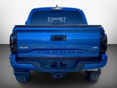 Used 2017 Toyota Tacoma Limited w/ Tow Package image 6