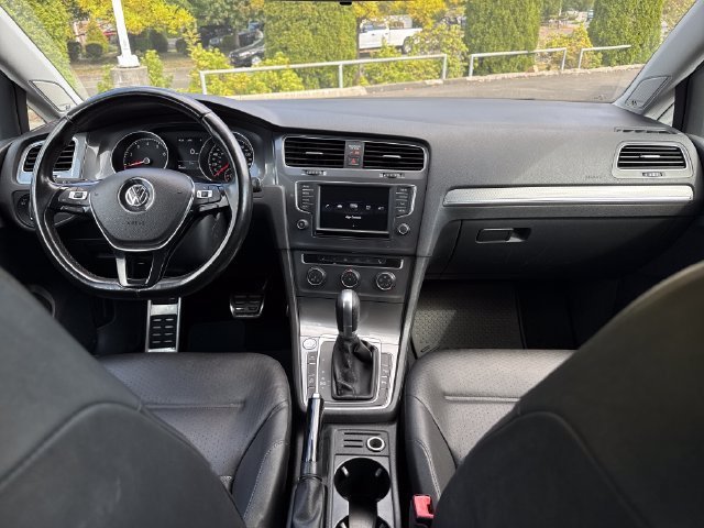 Used 2017 Volkswagen Golf Alltrack SE AWD/4WD image 8