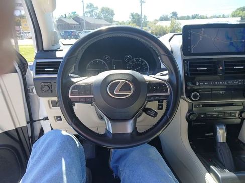 Used 2022 Lexus GX 460 image 13