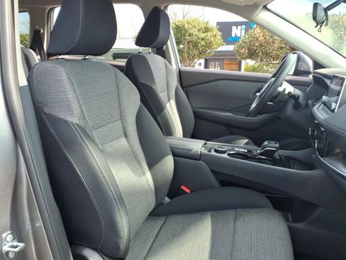 Used 2021 Nissan Rogue SV image 13