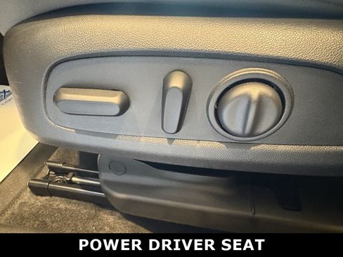 Used 2025 Chevrolet Trax ACTIV w/ Driver Confidence Package FWD image 19