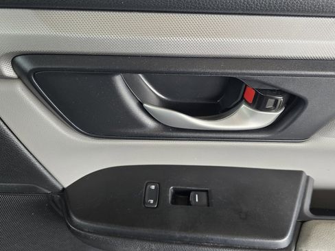 Used 2021 Honda CR-V LX image 13