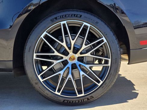 New 2026 Porsche Macan AWD/4WD image 29