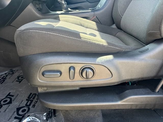 Used 2023 Chevrolet Traverse LT FWD image 12