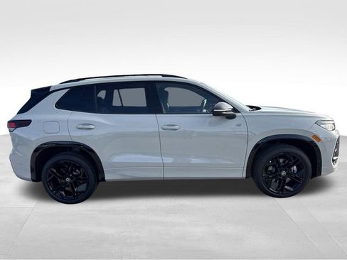 New 2026 Volkswagen Tiguan SE R-Line AWD/4WD image 6