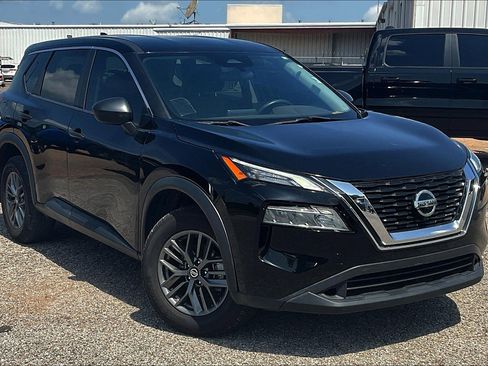 Used 2021 Nissan Rogue S image 1