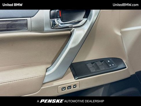 Used 2022 Lexus GX 460 Premium w/ Premium Package AWD/4WD image 3
