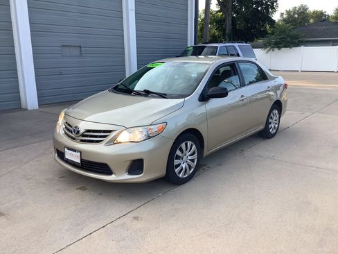Used 2013 Toyota Corolla LE FWD image 4