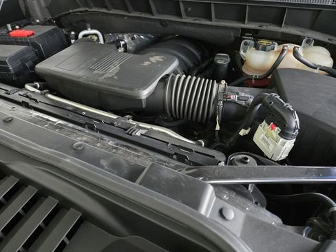 Used 2025 Chevrolet Silverado 1500 LT AWD/4WD image 21
