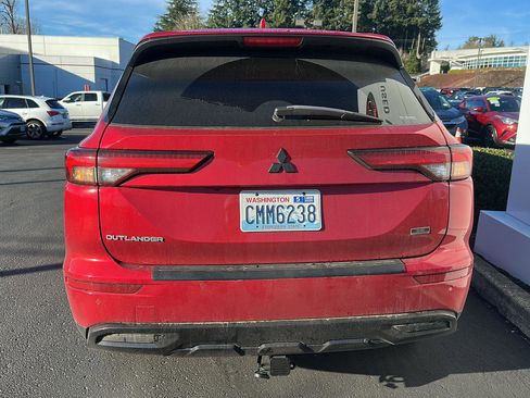 Used 2024 Mitsubishi Outlander SE Black Edition image 7