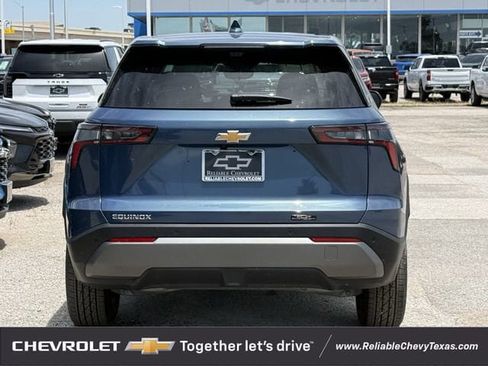 New 2026 Chevrolet Equinox LT w/ Safety and Technology Package FWD image 7