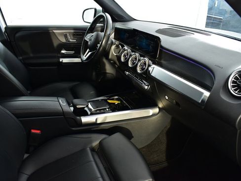 Certified 2022 Mercedes-Benz GLB 250 4MATIC image 39