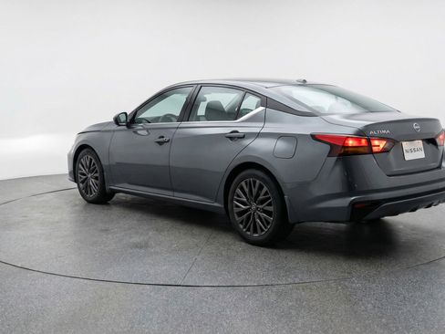 Used 2025 Nissan Altima 2.5 SV FWD image 6
