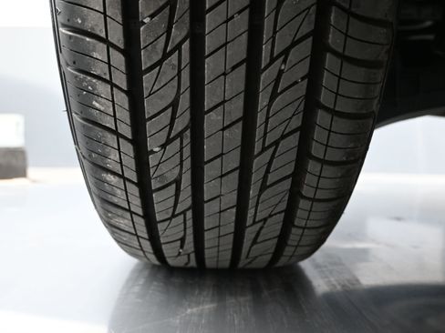 Used 2025 Nissan Pathfinder SL image 19