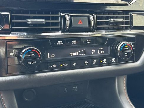 Used 2025 Nissan Pathfinder Rock Creek AWD/4WD image 22
