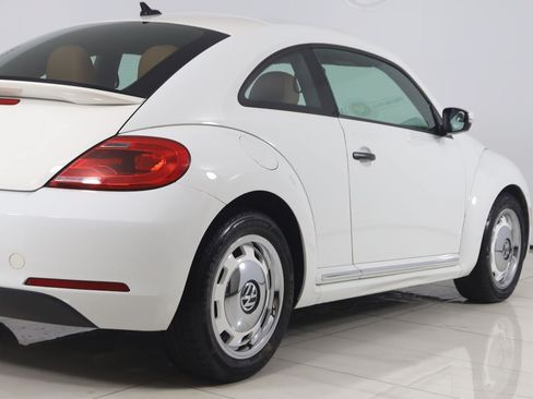 Used 2016 Volkswagen Beetle 1.8T Classic FWD image 38
