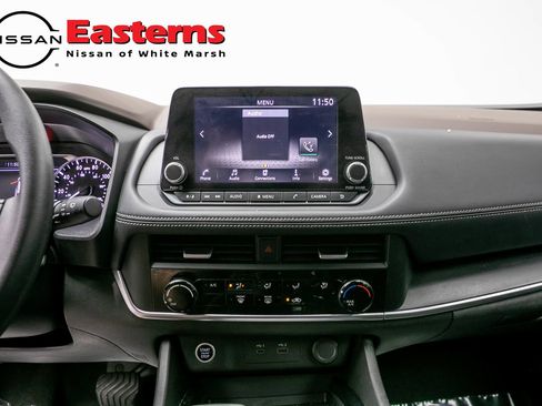 Used 2023 Nissan Rogue S FWD image 12