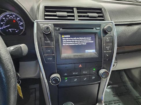 Used 2016 Toyota Camry LE FWD image 14