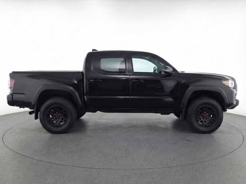 Used 2020 Toyota Tacoma TRD Off-Road image 8