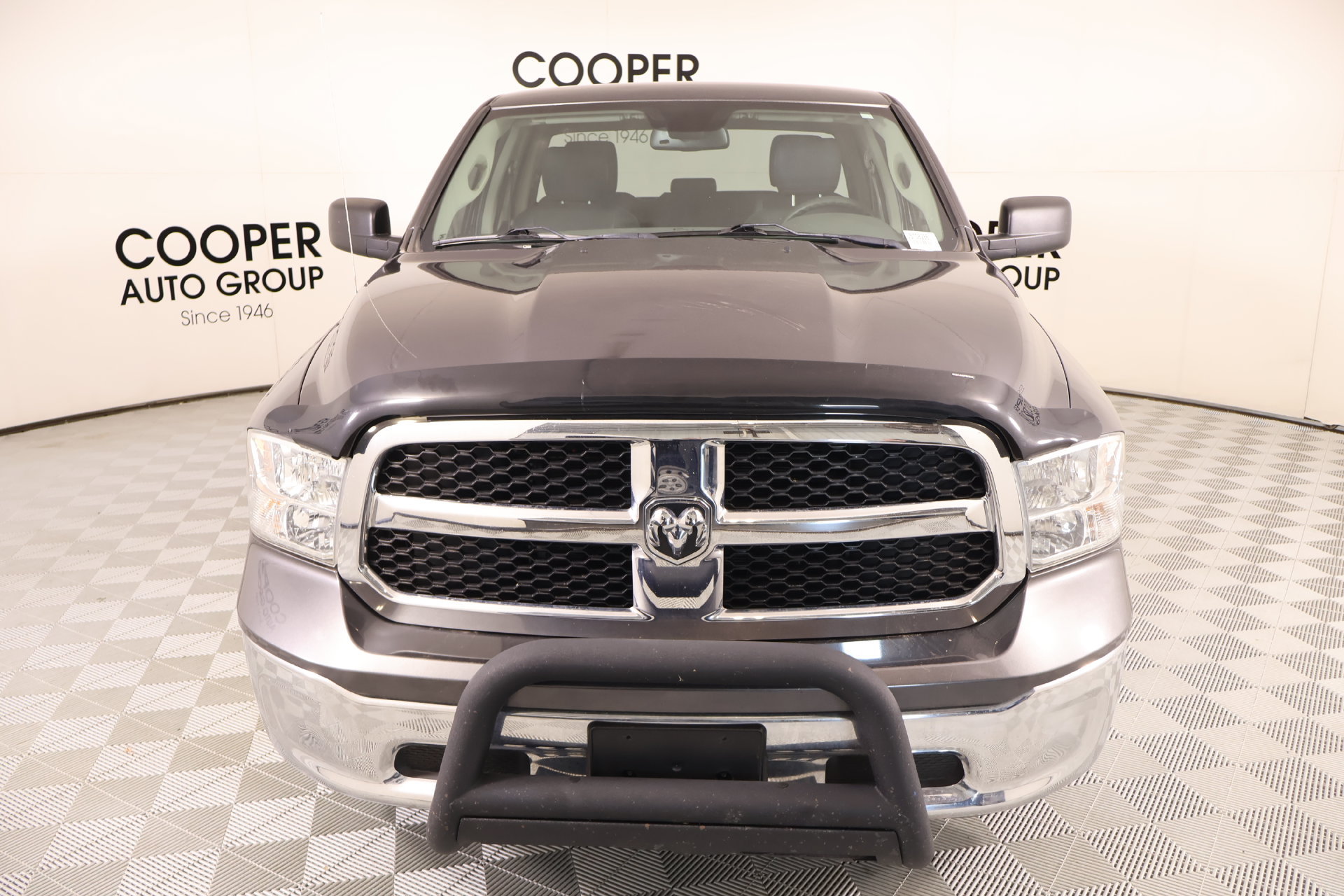 Used 2020 RAM 1500 Tradesman w/ Chrome Appearance Group RWD image 8