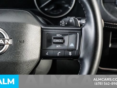Used 2025 Nissan Rogue SV FWD image 25