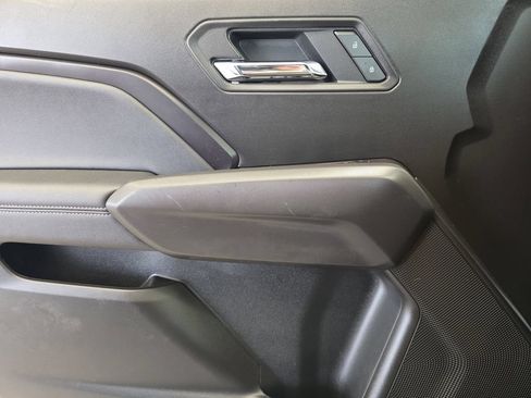 Used 2025 Chevrolet Colorado LT RWD image 19