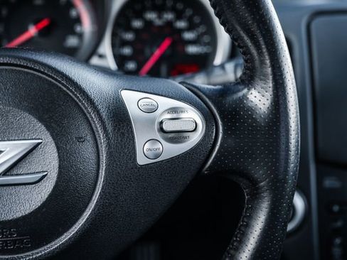 Used 2010 Nissan 370Z Touring image 47