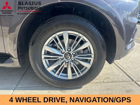 Used 2024 INFINITI QX80 Luxe AWD/4WD image 3