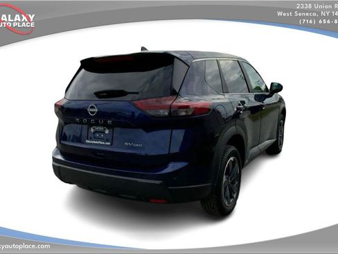 Used 2024 Nissan Rogue SV AWD/4WD image 5