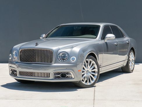 Used 2020 Bentley Mulsanne RWD image 3