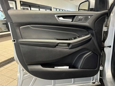 Used 2019 Ford Edge Titanium w/ Equipment Group 301A image 11