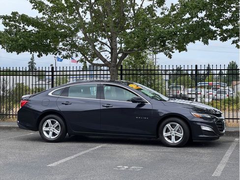 Used 2022 Chevrolet Malibu LS w/ Driver Confidence Package II image 1
