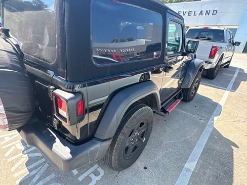 Used 2024 Jeep Wrangler Sport AWD/4WD image 22