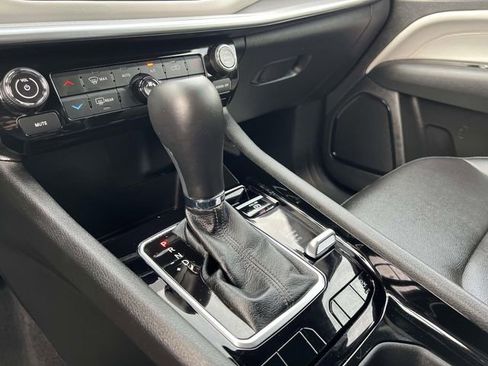 Certified 2025 Jeep Compass Limited image 21