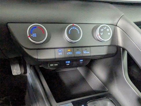 New 2025 Hyundai Elantra SE image 22