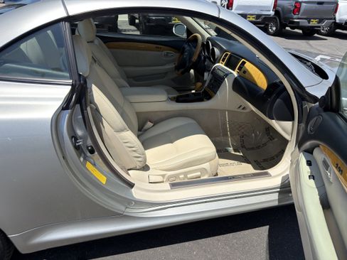 Used 2003 Lexus SC 430 Convertible RWD image 10