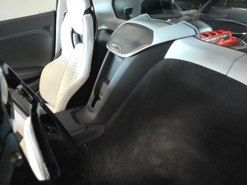 Used 2022 Chevrolet Corvette Stingray Premium Cpe w/ Z51 Performance Package image 17